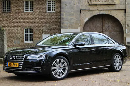 Incoming Chinese Tour operator Holland ZOYO Travel Premium sedan