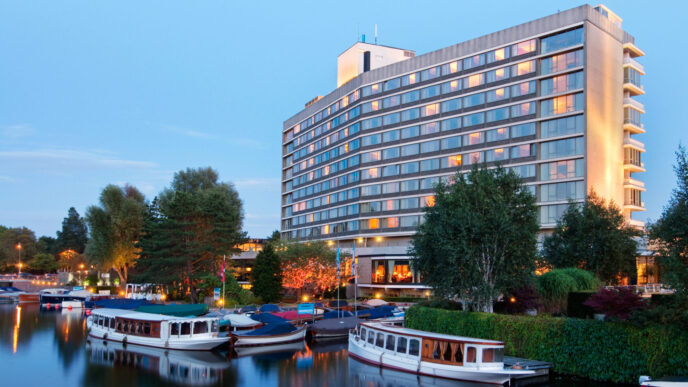 Luxury-hotel-Hilton-Amsterdam