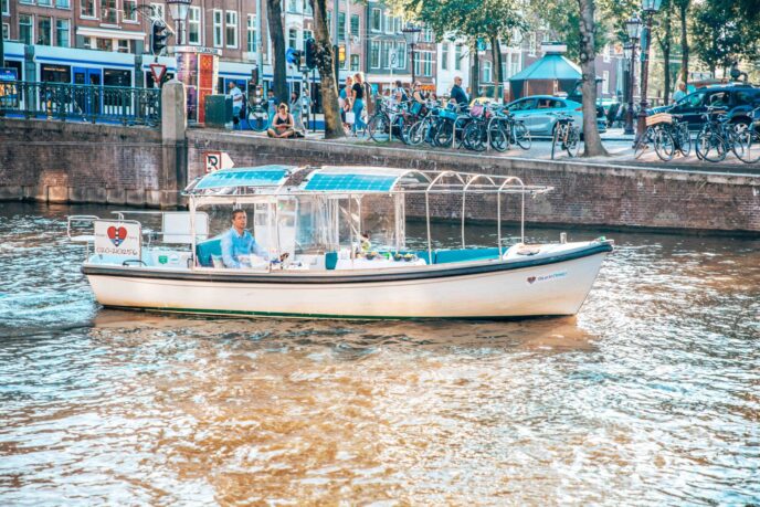 Romantic-boat-Amsterdam