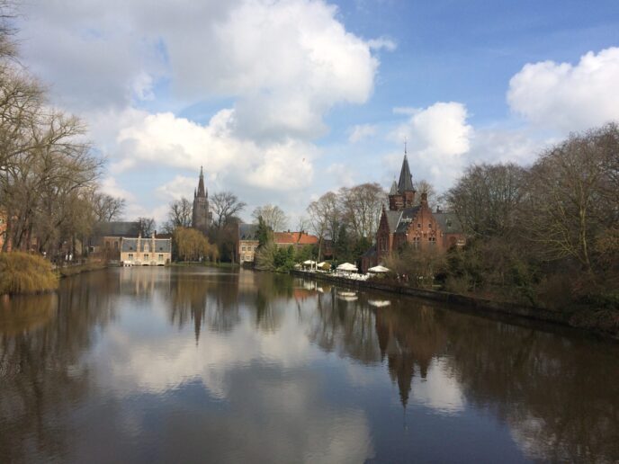 Tour-romantic-minnewaterpark-Brugge-Belgium