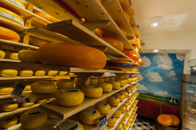 Private-countryside-tour-Volendam-Cheese-2
